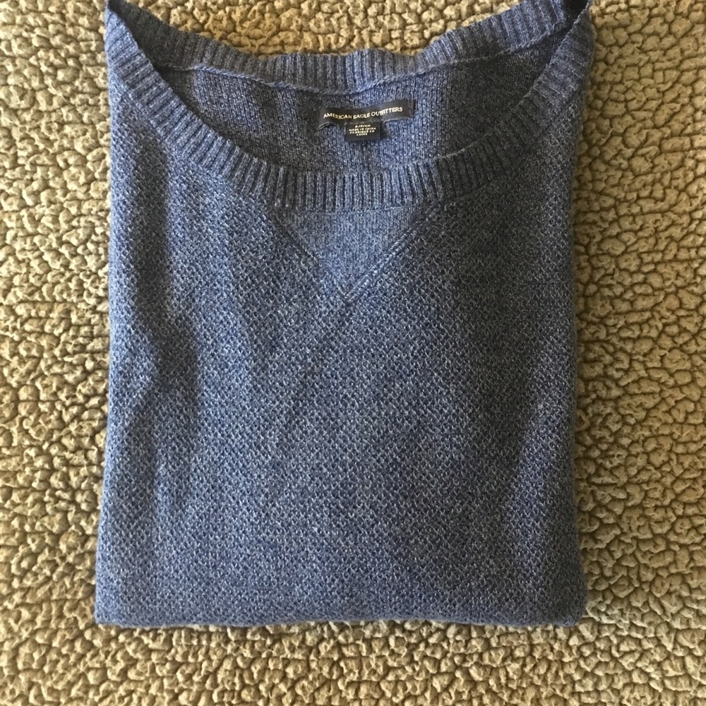 American Eagle sweater